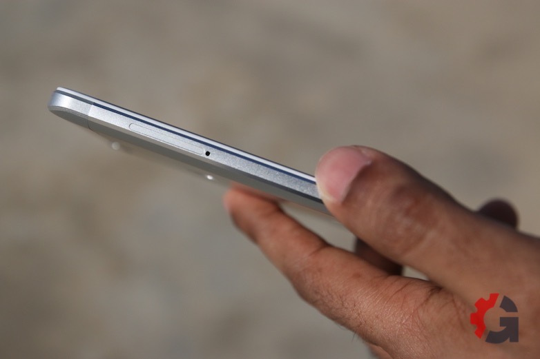 Xiaomi Mi Max SIM tray