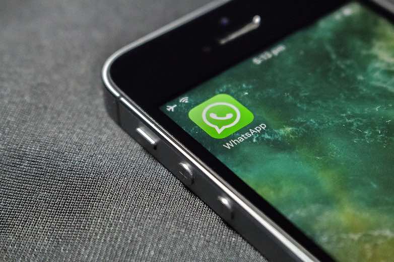 WhatsApp for iOS now gets Siri support to read out your messages
