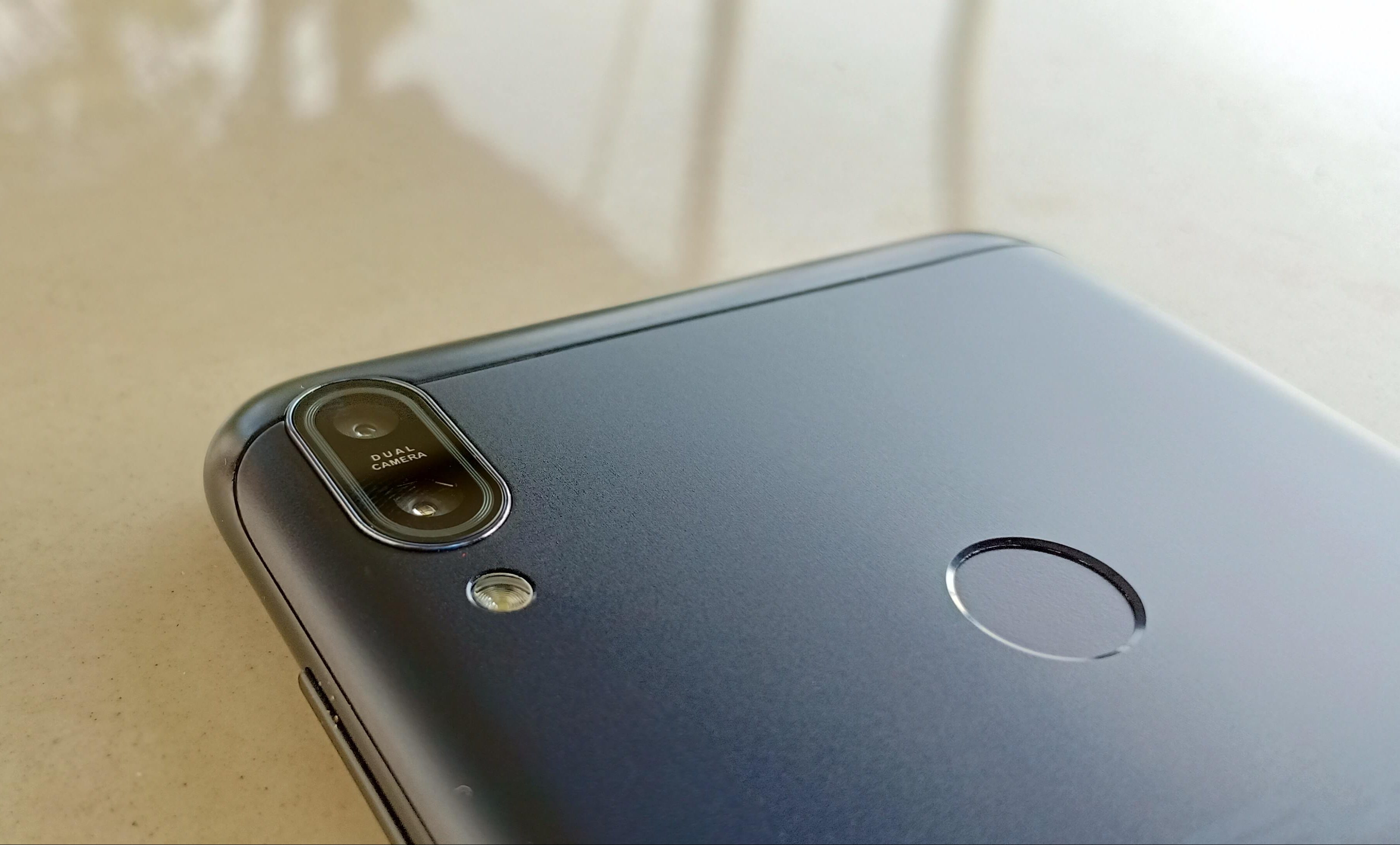 OPPO Realme 1 vs ASUS Zenfone Max Pro M1 Comparison OPPO Realme 1 vs ASUS Zenfone Max Pro M1 Comparison