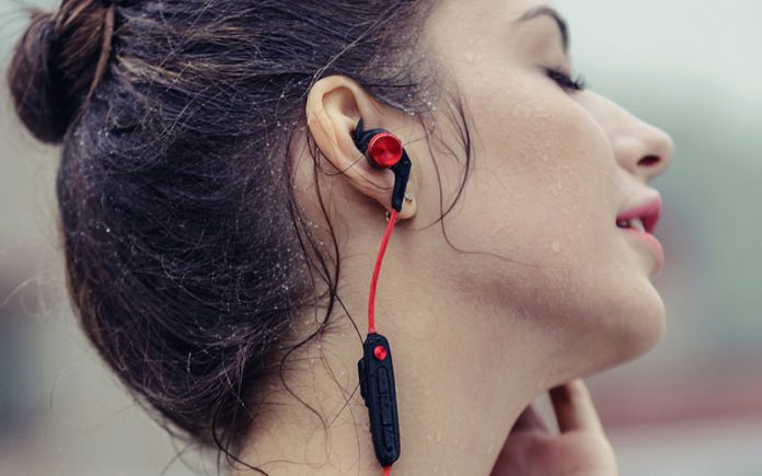 1More iBFree Sport Bluetooth Earphones 1More iBFree Sport Bluetooth Earphones