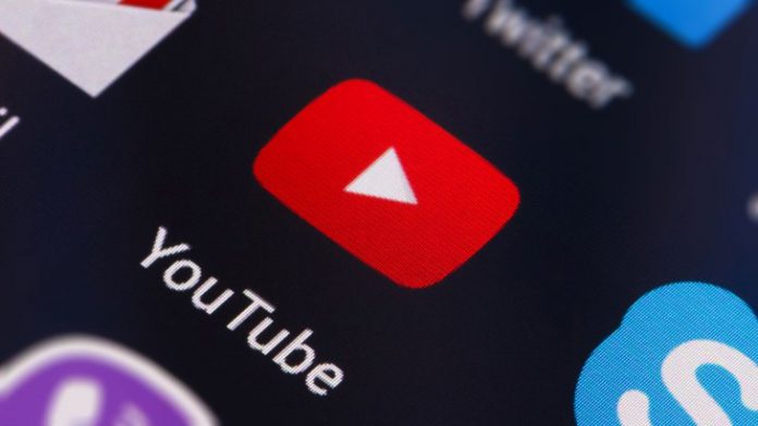 Different popular social media icons in a group folder