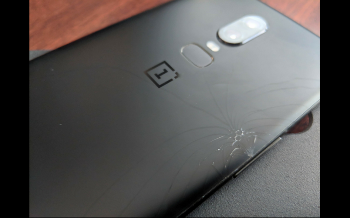OnePlus 6 Rear Glass Brocken OnePlus 6 Rear Glass Brocken