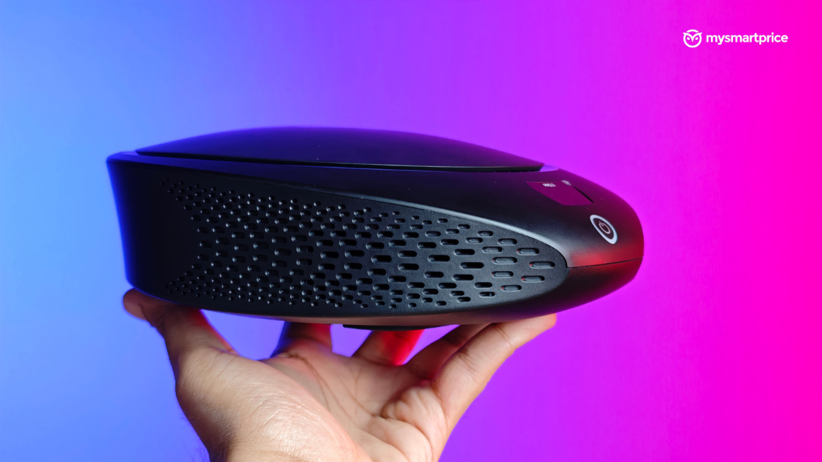 Honeywell Move Pure 5 in hand