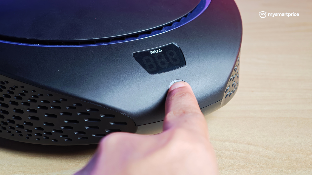 Honeywell Move Pure 5 in hand